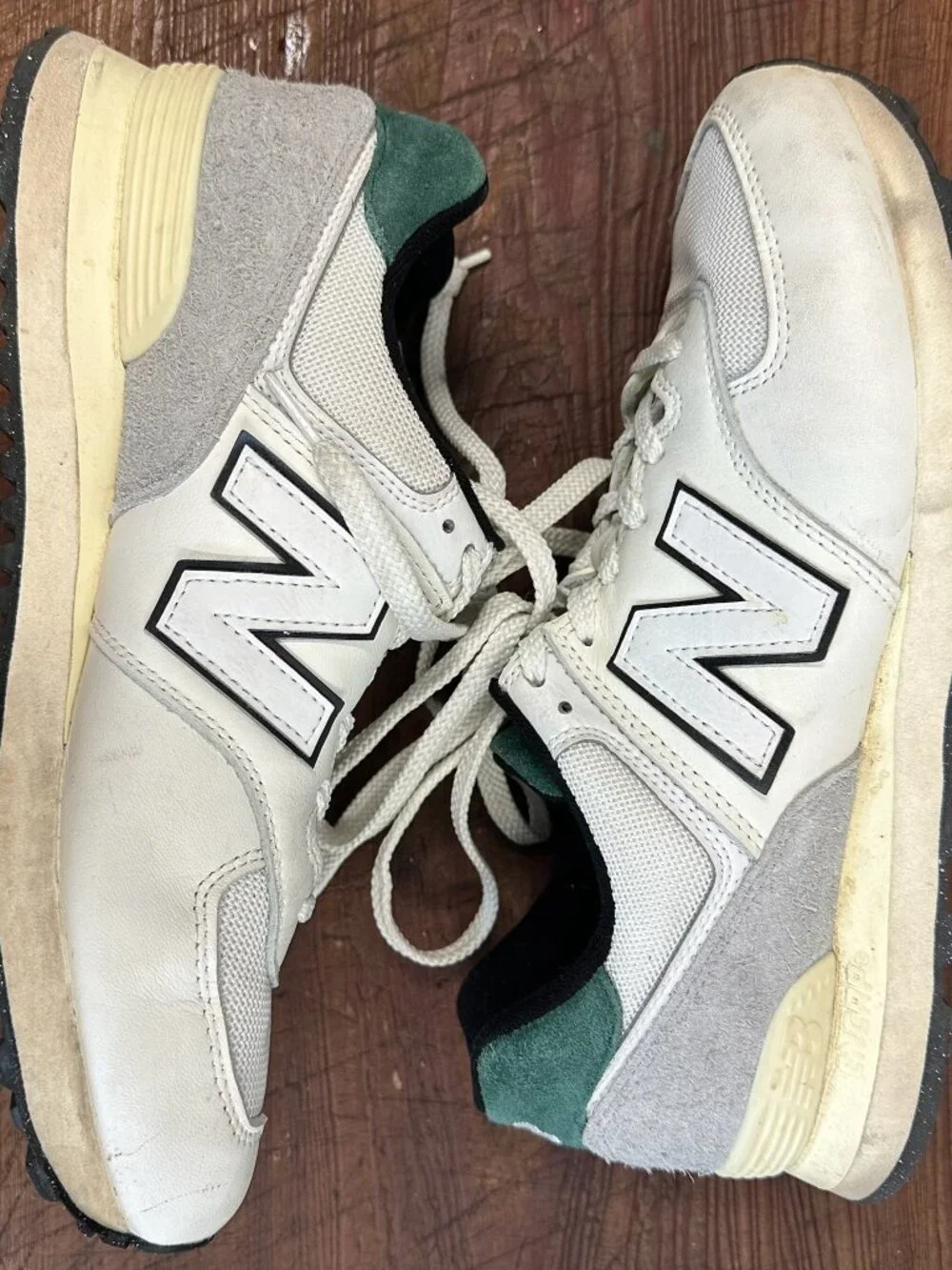 New Balance 574 White Green Lifestyle Sneakers U574VX2 Men's Size 9.5